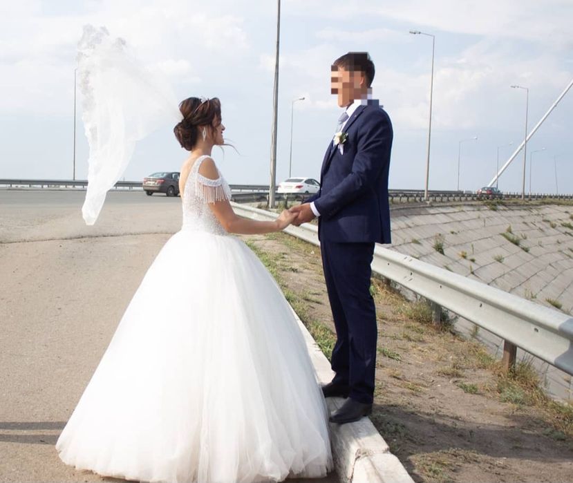 Продам свадебные платья