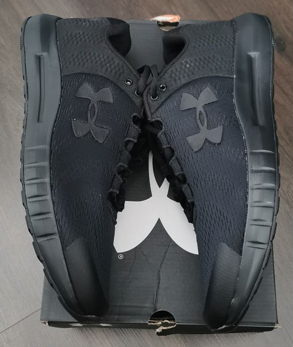 Adidasi Under Urmour noi