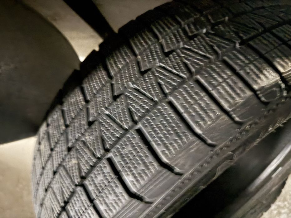 Продам резину, два балона