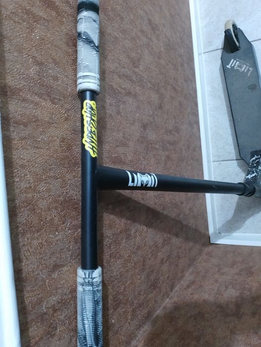 Самокат трюковой почти новый