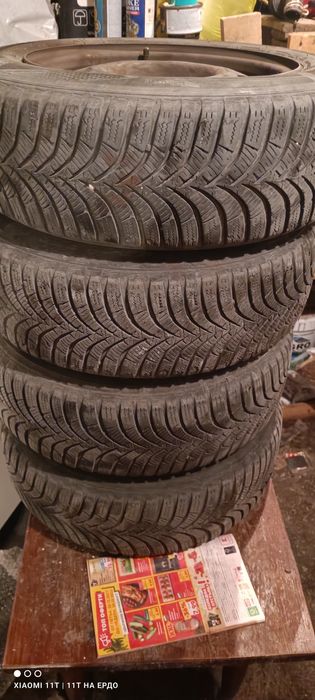 Зимни гуми със джанти и тасове