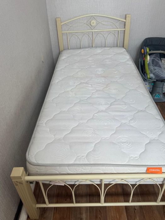 продается кровать