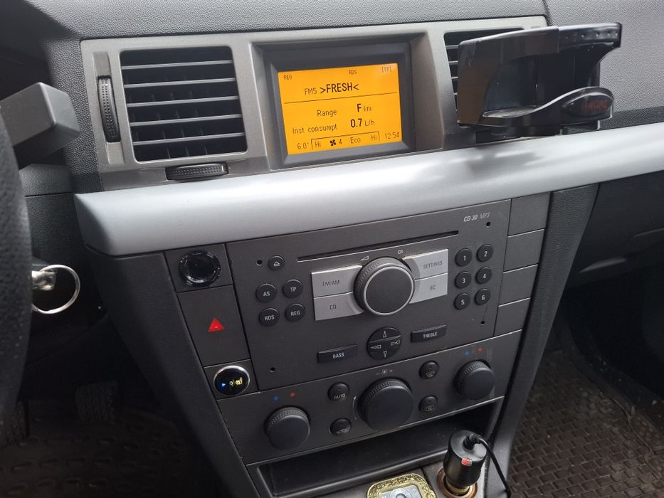 Продавам Опел Вектра