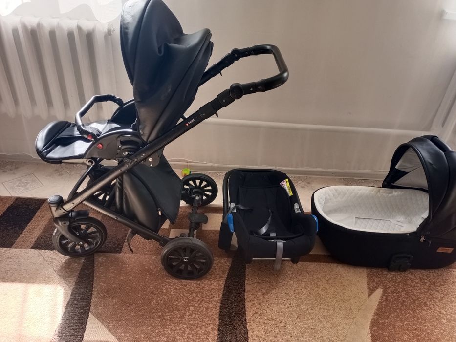 Детские коляска 3 в одном