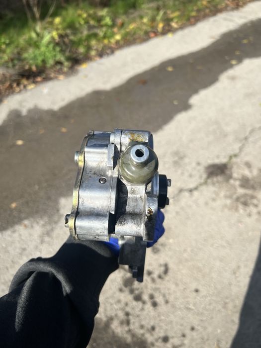 Вакуум помпа за пасат b5.5 1.9 131 коня AWX