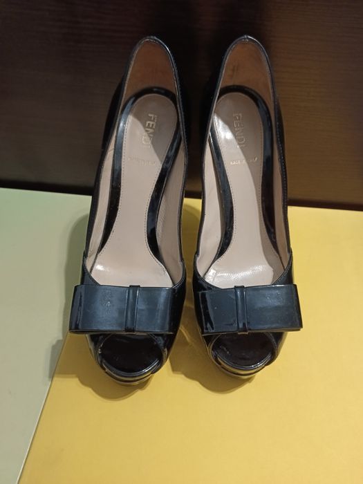 Продам туфли FENDI