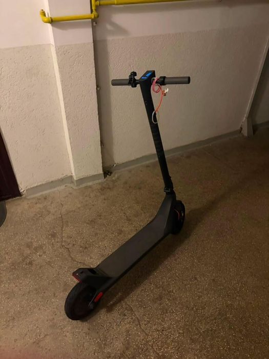 Vand trotineta electrica xiaomi si bicicleta velors