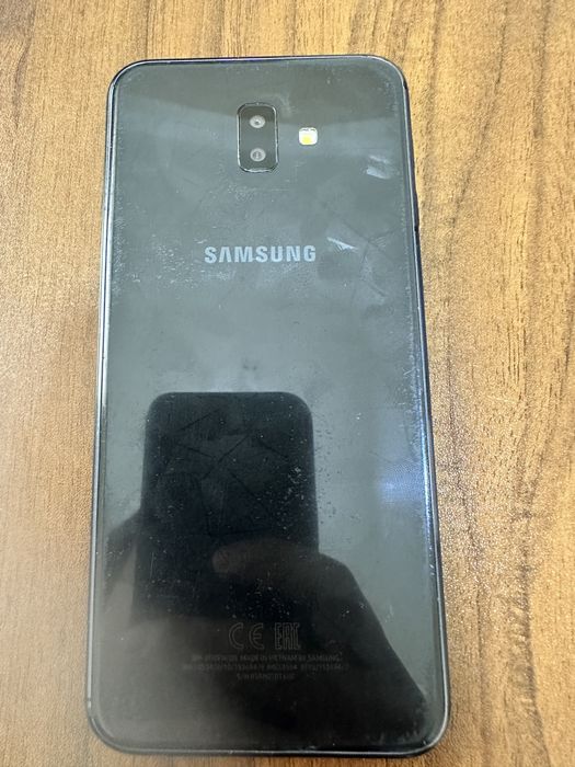 Samsung j6+ 32 talig 750 000