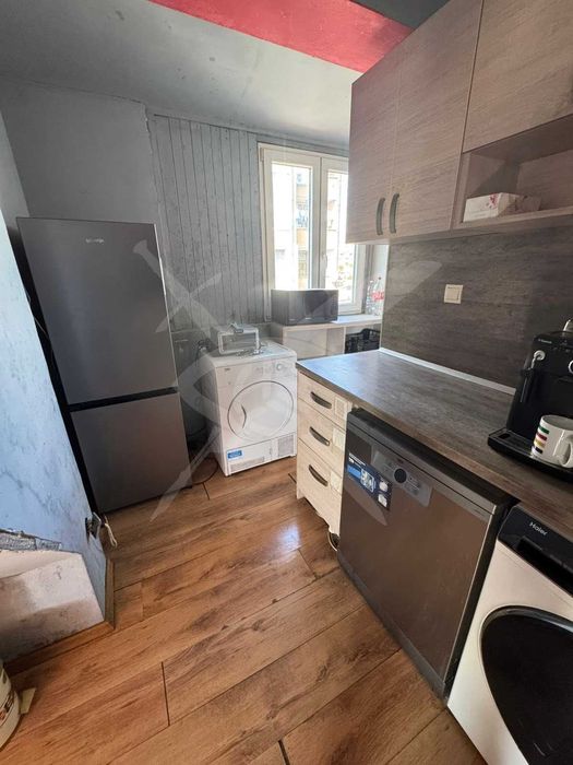 Продава се Тристаен апартамент в Стара Загора, Казански - изток - 61 кв.м за 1240 €/кв.м - Снимка #1