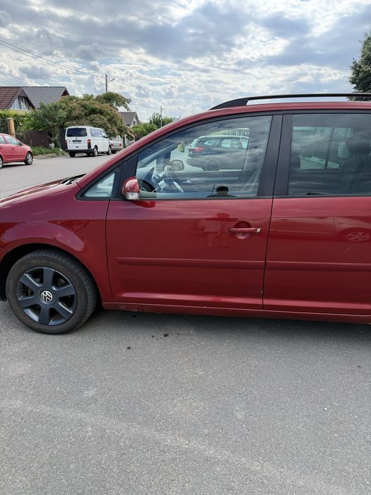 VOLKSWAGEN Touran 2003 — imagine 3