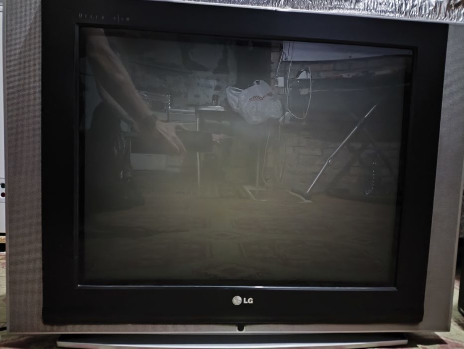 Телевизор цветной LG 29FS5RG