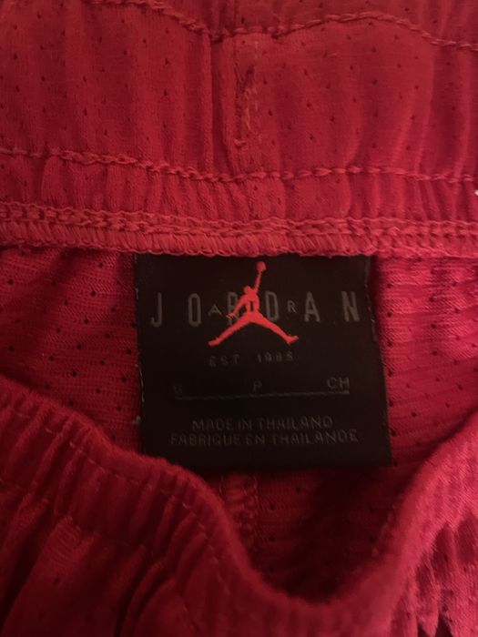 Vand pantaloni Jordan