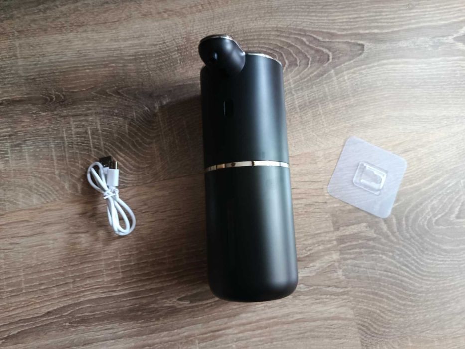 Диспенсер за сапун или дезинфектант.