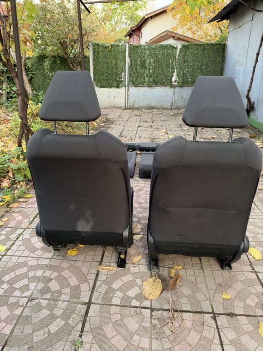 Седалки toyota rav 4 2020