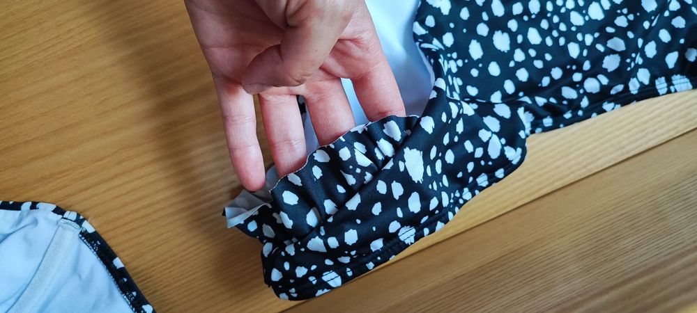 Costum de baie model deosebit alb/negru