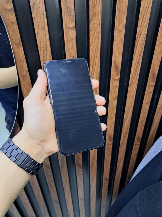 Обменяю 11 PRO MAX на 11 pro