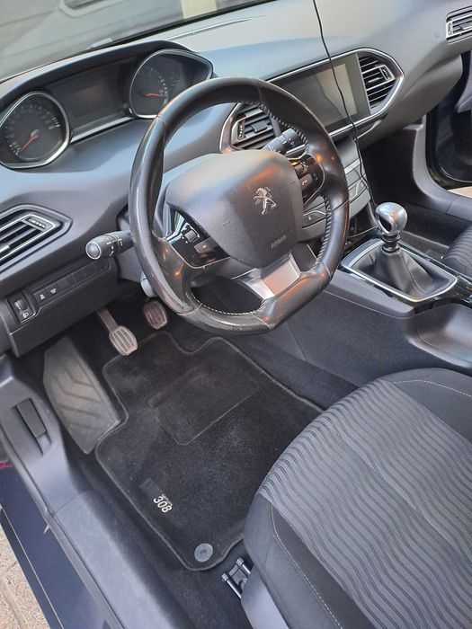 Peugeot 308 2014 diesel, 6.227 € — imagine 5