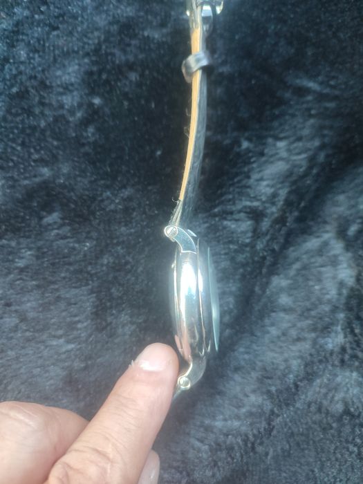 Срочно продам часы