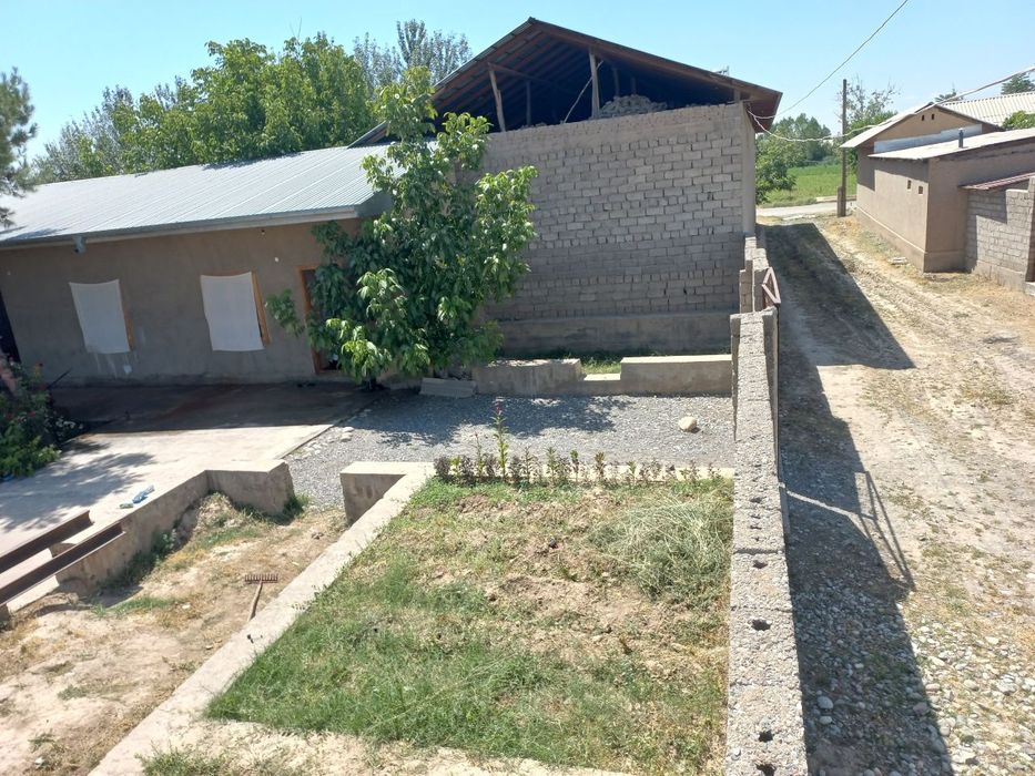 Ховли участка сотилади