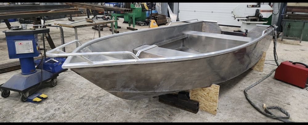 Vand barca aluminiu