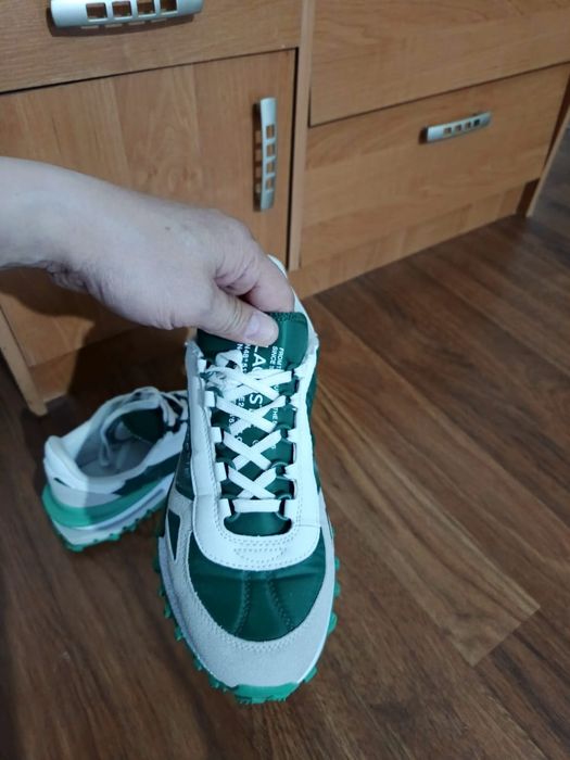 Продам новые кросовки