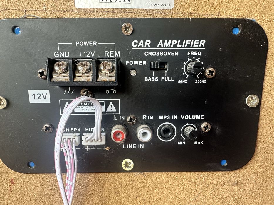 De vanzare amplificator auto