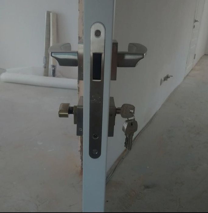 Установка дверей 9000 - Окна / двери / балконы Алматы на Olx