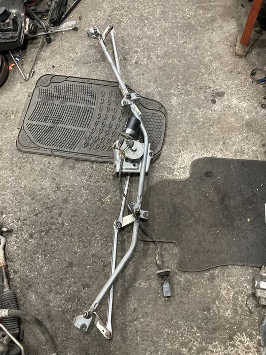 Chrysler voyager 1998 година Механизъм мотор предни чистачки