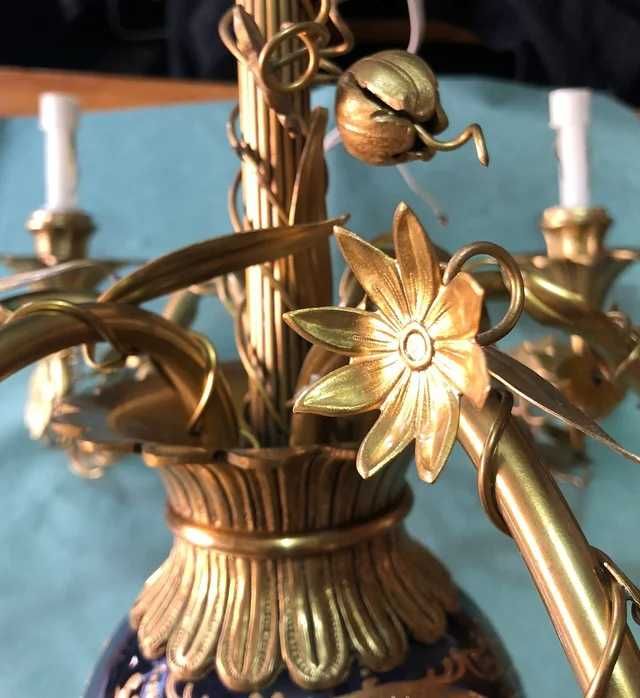 Plafoniera din bronz antic si portelan albastru cobalt Spania, sec XX.