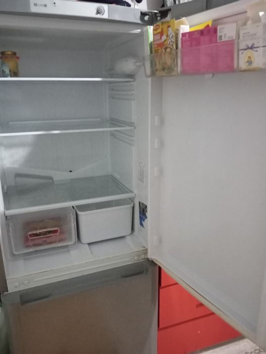 Отдам даром холодильник indesit
