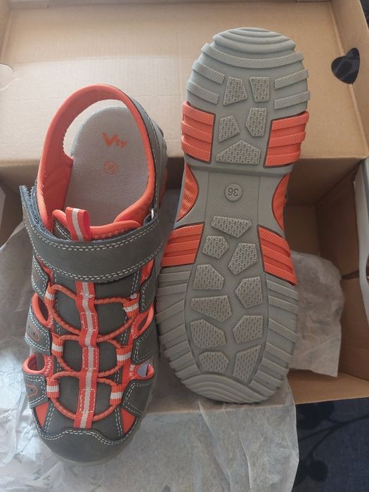 Нови детски сандали