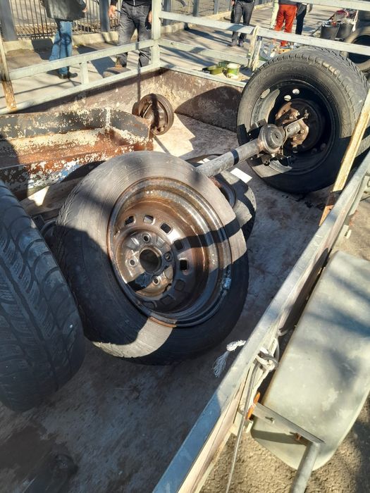 Axa pentru remorca / punte