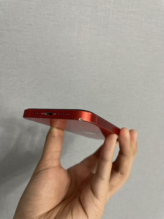 Продам iPhone 12 (product red)