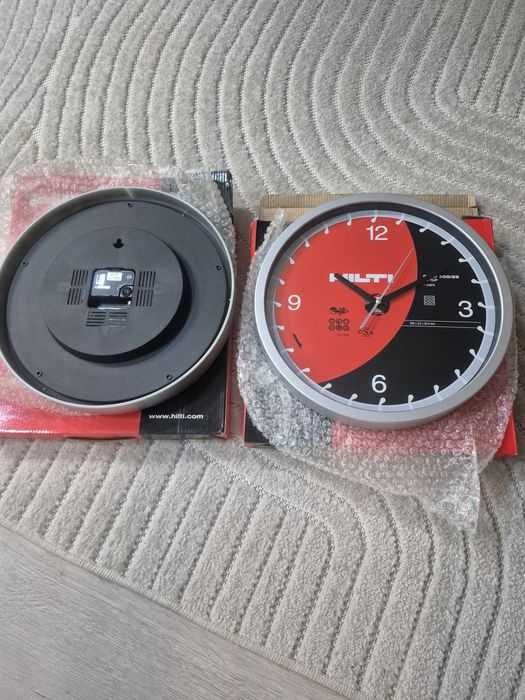 Ceas de perete Hilti