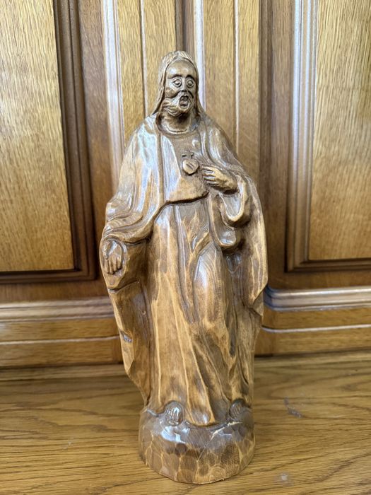 4 Icoane si o statueta din lemn