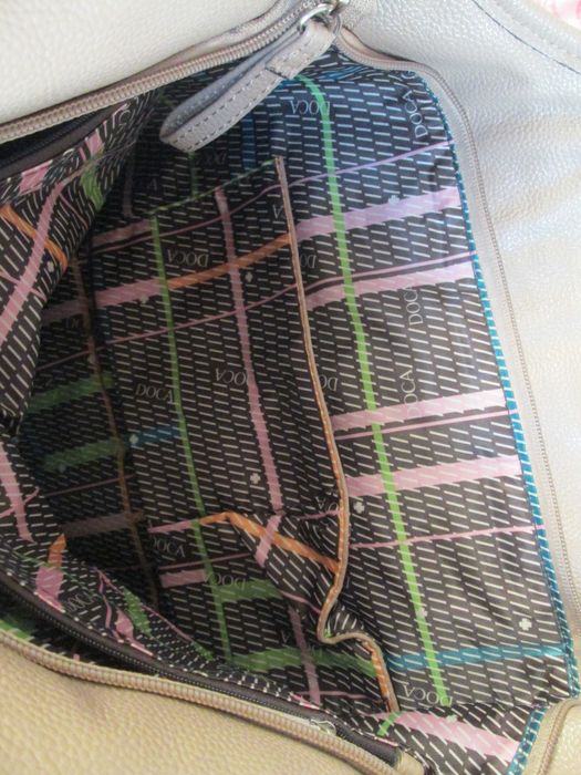 poseta noua   Doca desosebita