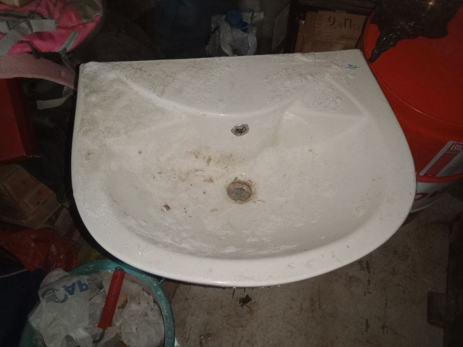 Продаётса раковина белая б/у