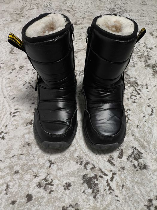 Ботинки и сапожки для мальчика. б/у. 32 размер