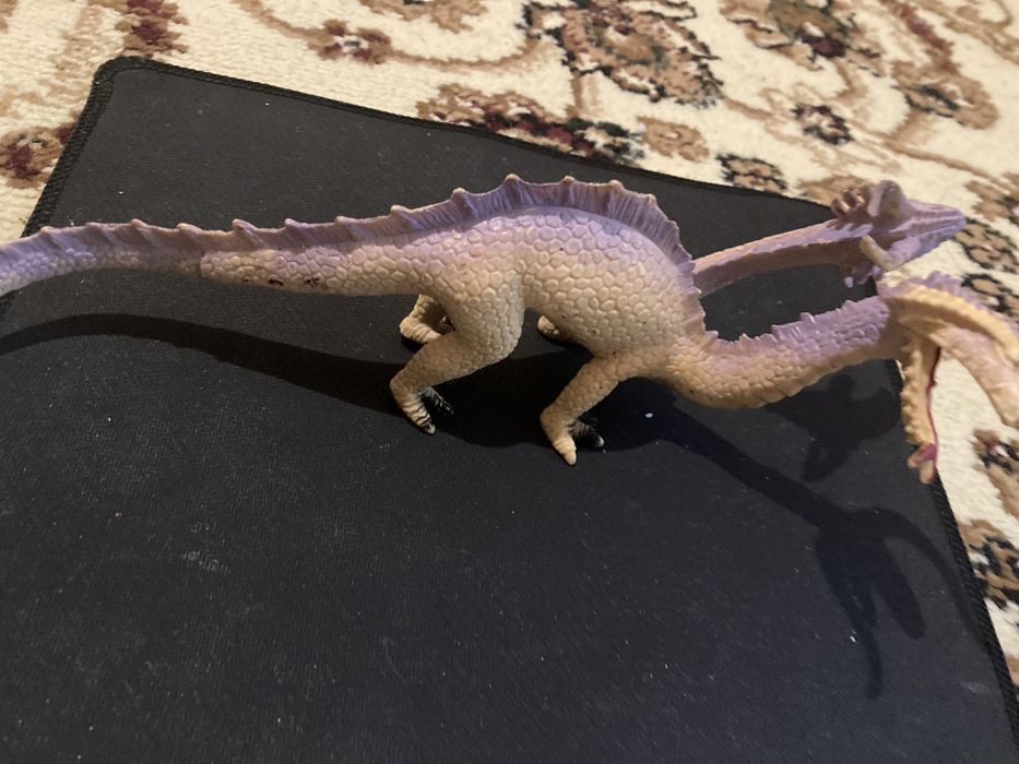 Игрушка динозаврик