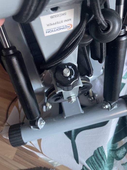 Stepper cardio cu afisaj si cuzi elastice ca nou