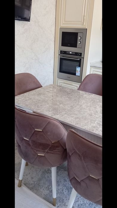 Продается столь и стулья