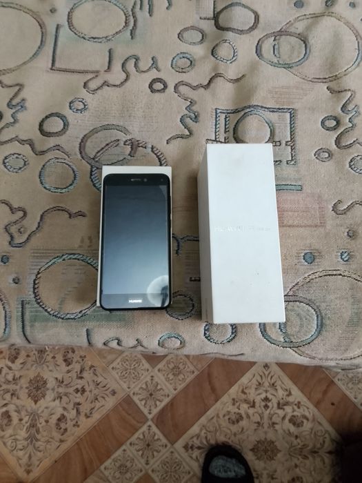 Продам смартфон. Hiawei P8 lite