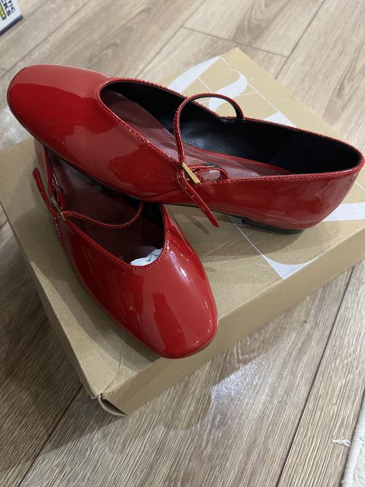 Продам балетку лакированную