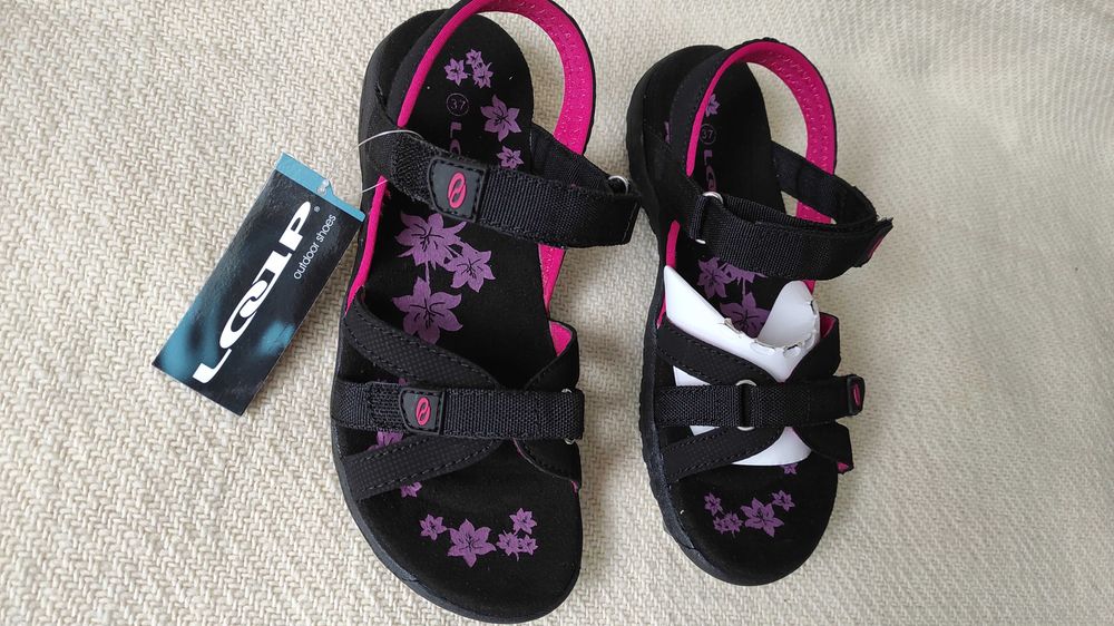 Сандали Loop номер 37,стелка 24,5 см.нови