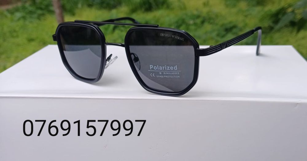 Ochelari de soare armani a negru