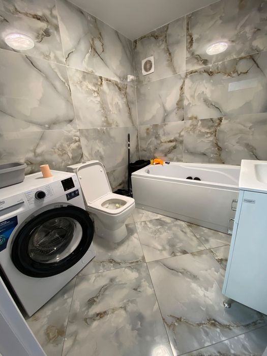 Închiriez apartament