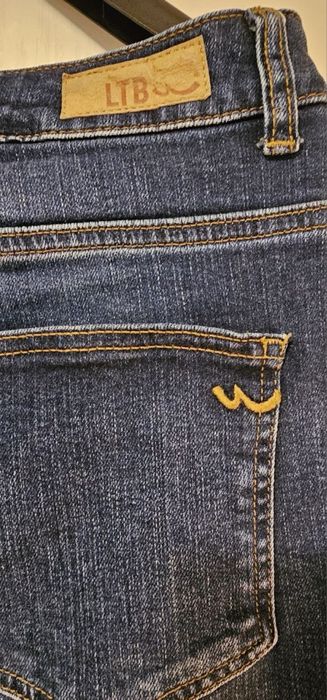 Оригинални дамски дънки LTB, модел Lavina X – W30/L30