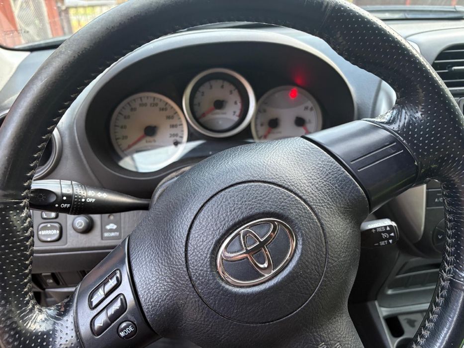 TOYOTA RAV4 0 — imagine 5