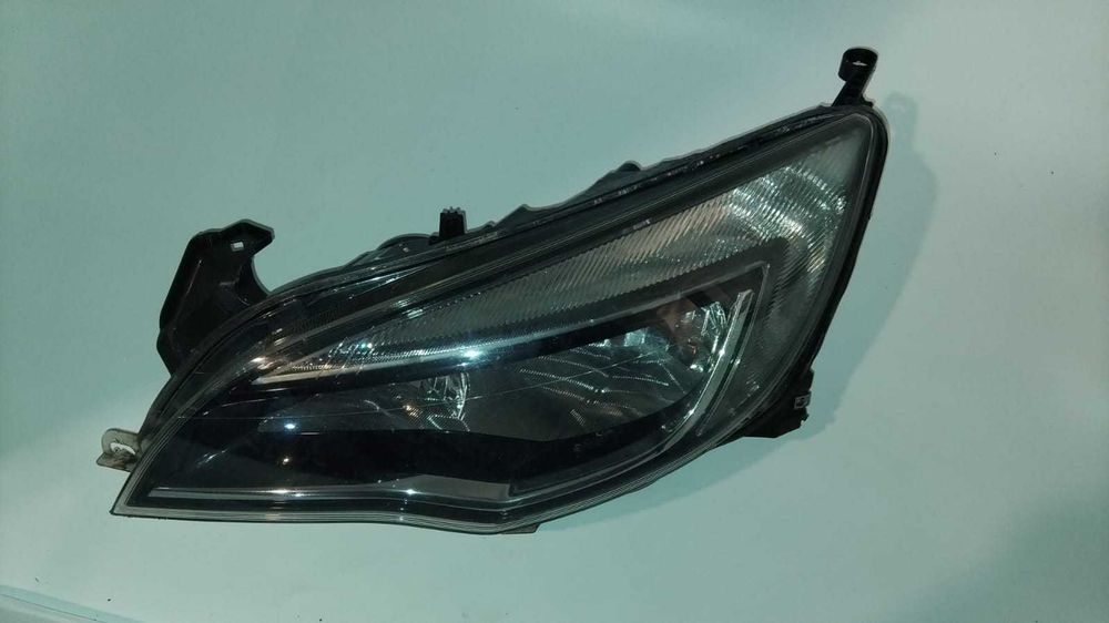 Far stanga-dreapta Opel Astra J an 2013 Facelift