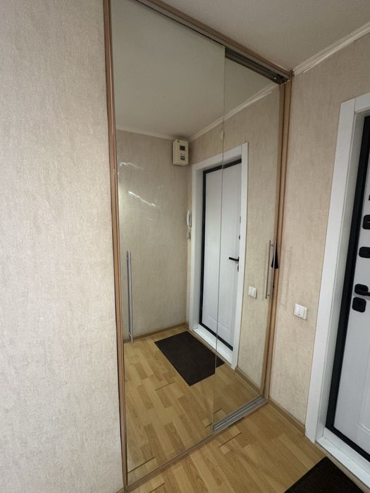 Продам зеркало 2 шт квадратное